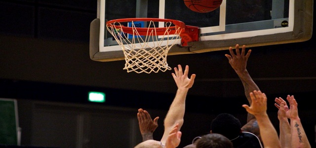 Basketball – hænder – jump – hop – kurv – Mikkel Thomasen